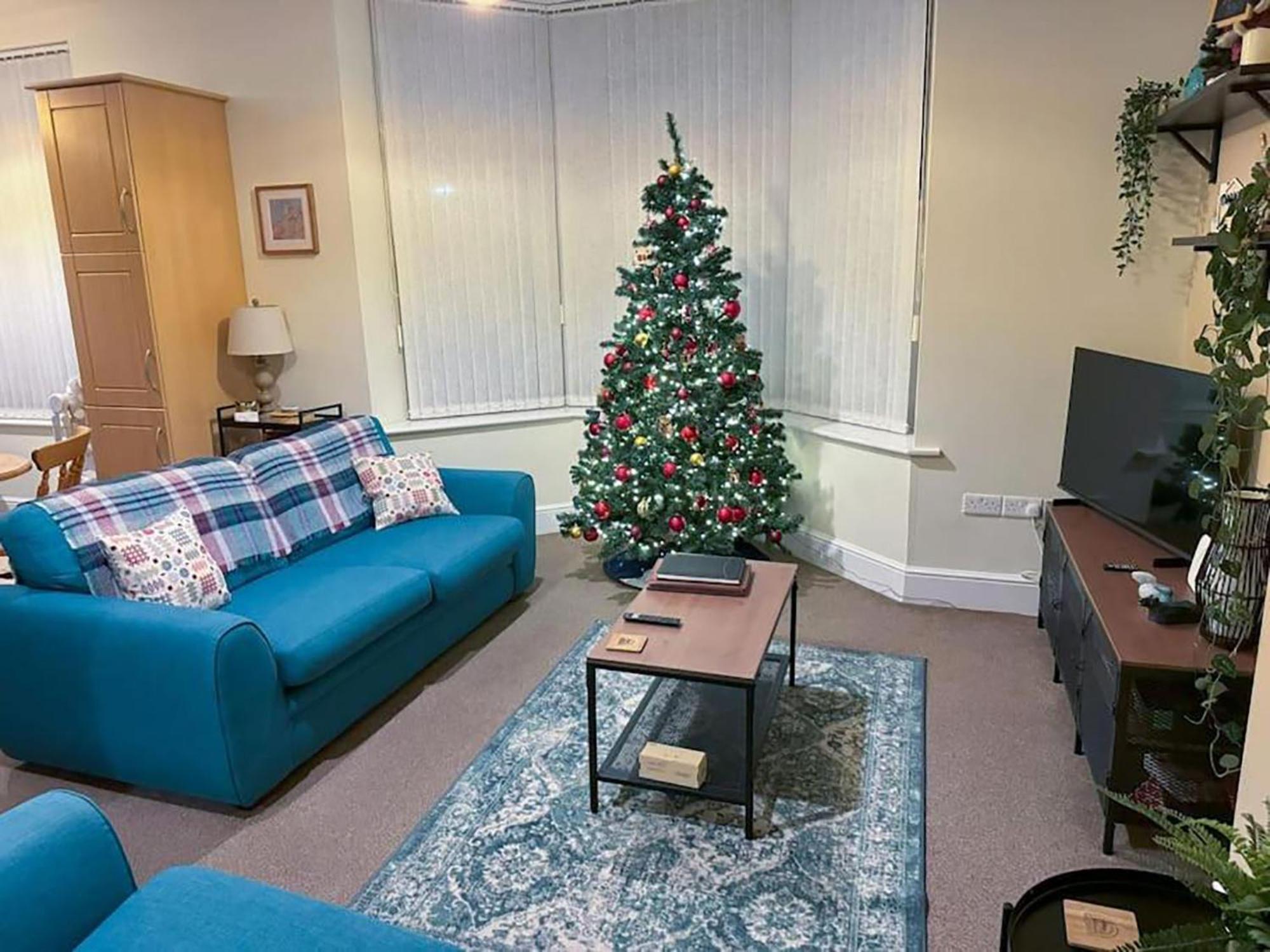 Private Parking, Central Llandudno, King Bed With Ensuite At Clement Lodge Exterior photo
